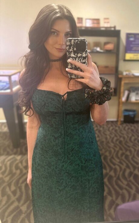 ベイビー ブルネット OnlyFans 限定 写真