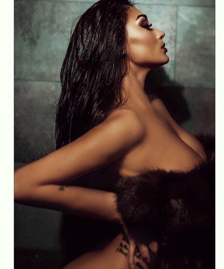 Pingvidii ポルノモデル ギャラリー