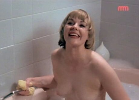 Celebrity Guilty Pleasures Underrated Women アートモデル 画像