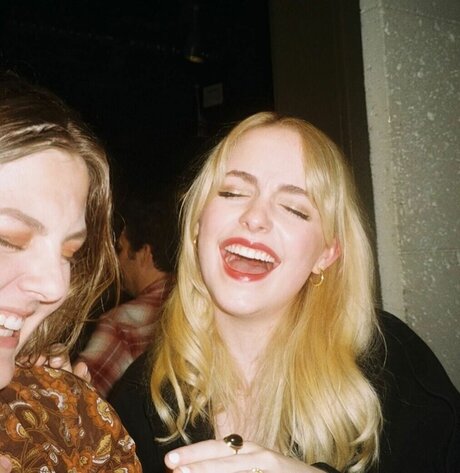 ポーグエボニーオンリーファンズ 美しい裸 写真