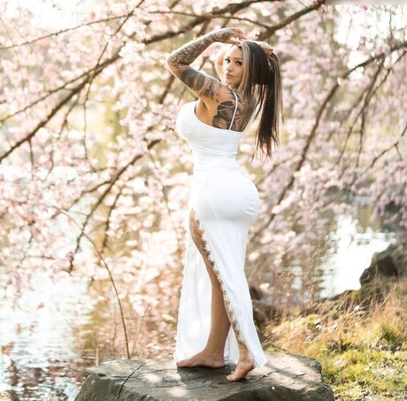 日本の女子高生OnlyFans 美しいxxx ギャラリー