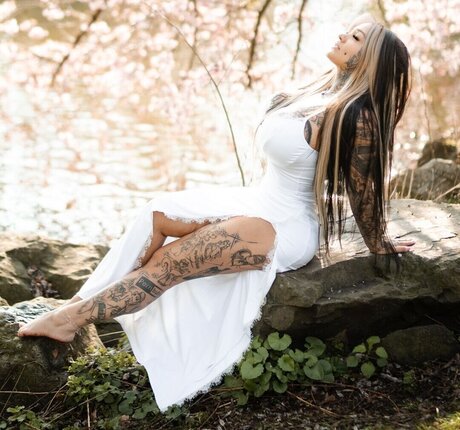 ティーンシーメールオンリーファンズ トップ 写真