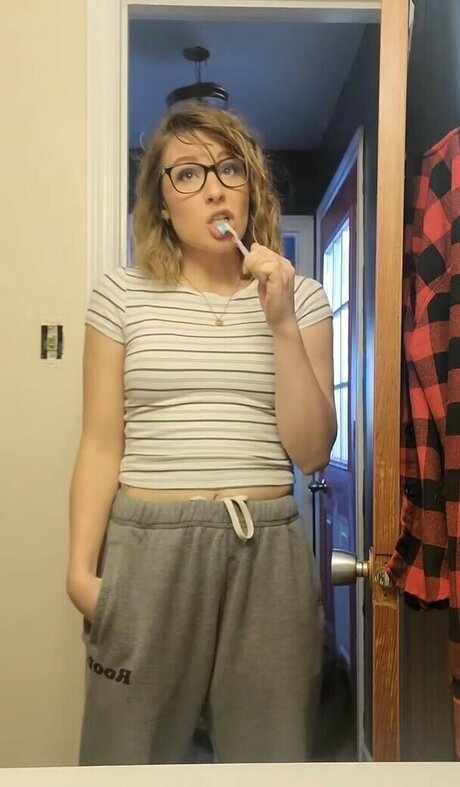 小人の裸OnlyFans ポルノ アーカイブ