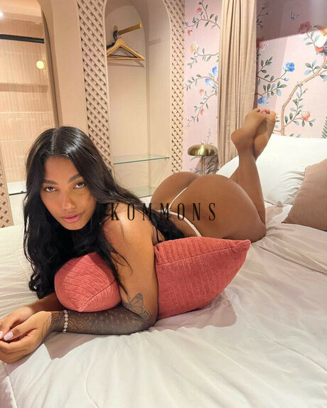 巨乳の熟女オンリーファンズ 可愛い アーカイブ