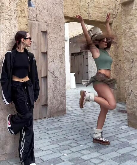 シックオンリーファン セクシー裸 写真