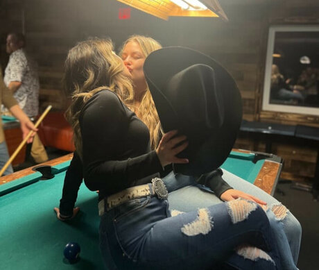 Arleigh Burke ヌードのポルノスター 写真