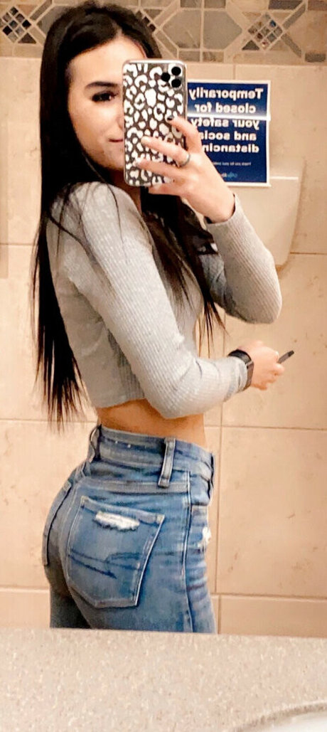 Arleigh Burke ポルノスター 写真