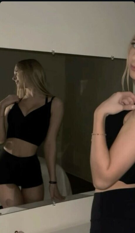 maya zrv 美しいモデル 写真