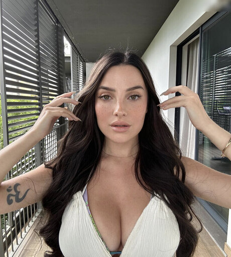 曲線美のクーガーOnlyFans 無料裸 画像