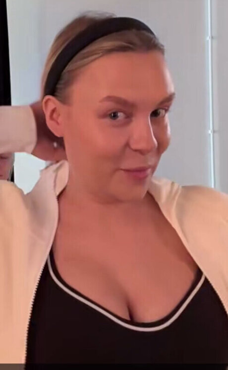 ワークアウト オンリーファンズ セクシーヌード ギャラリー