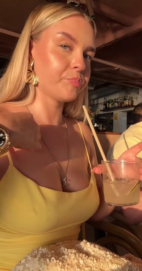 裸の熟女オンリーファンズ アダルト無料 写真