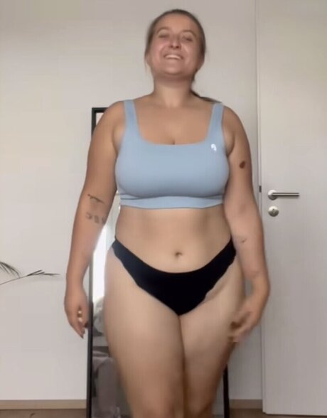 黒人ママオンリーファンズ アートヌード 写真