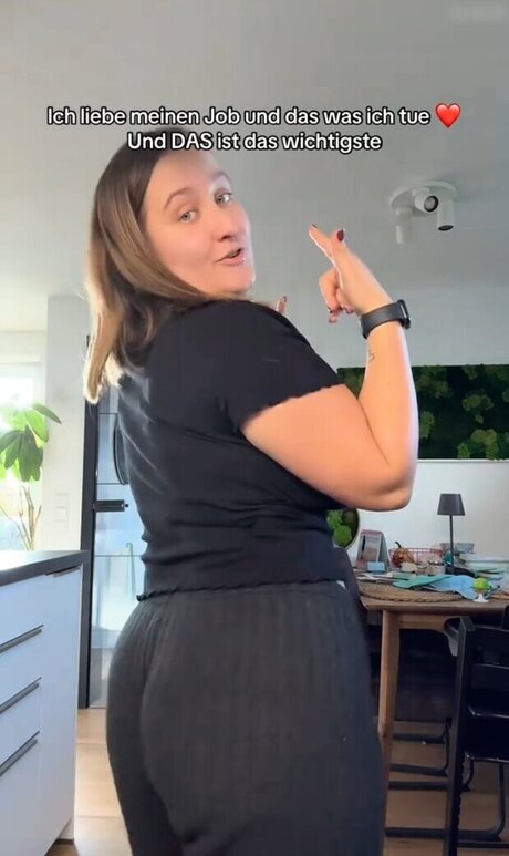 巨乳ティーンオンリーファンズ xxx 画像