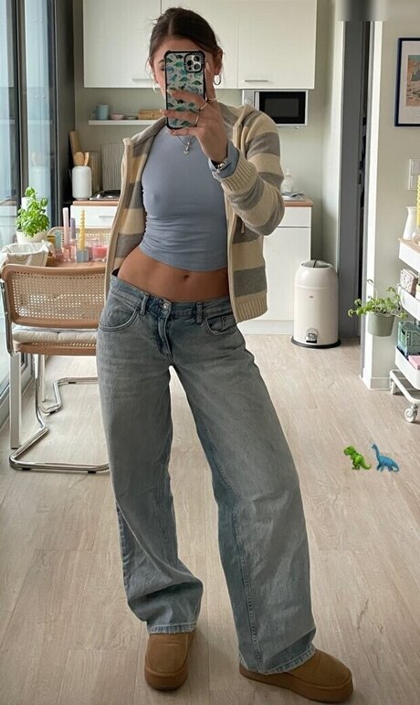 曲線美のクーガーOnlyFans 裸 ギャラリー