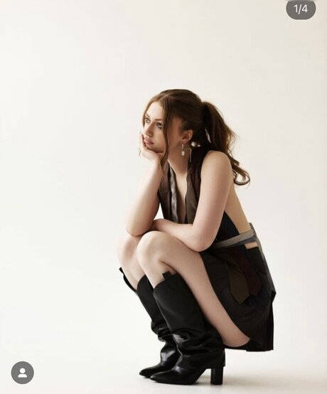 Yana Clare ポルノスター アダルト 画像