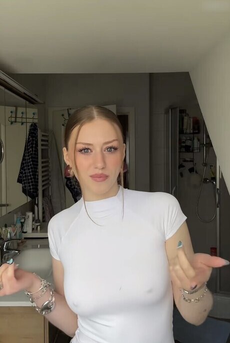 Yana Clare ポルノスター ヌード 画像