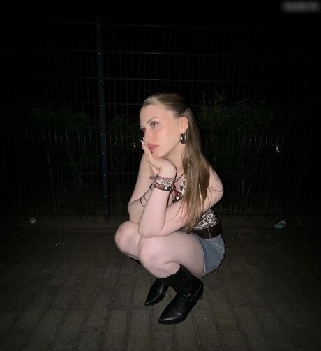 Yana Clare ポルノスター 独占 画像