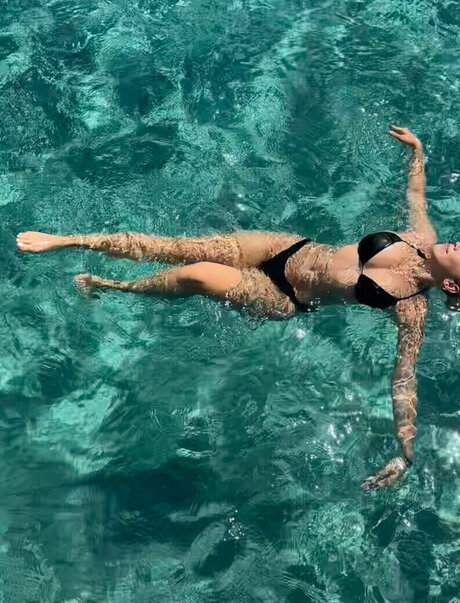 celinajoyy セックス女優 写真