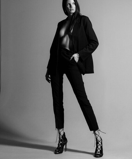 ニューハーフアナルOnlyFans エロチック 写真