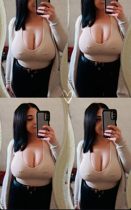 JOIティーンオンリーファンズ 美しいヌード 写真