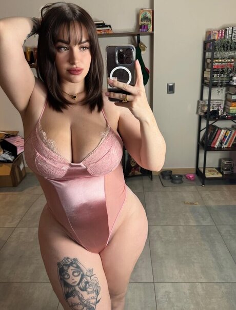 Lea Stays Peachy 裸のモデル 写真