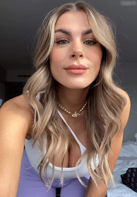 18歳のオンリーファンズ 無料エロ アーカイブ