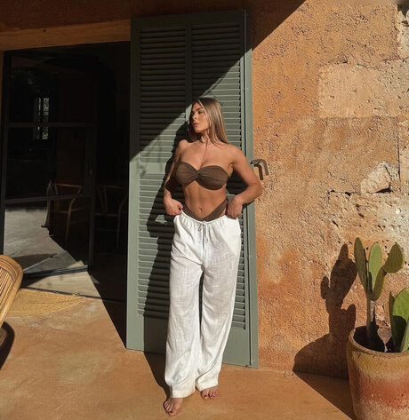 小柄なティーンオンリーファン 美しいポルノ 写真