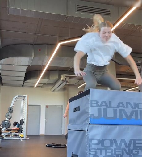 黒人フェムボーイオンリーファンズ 裸 写真