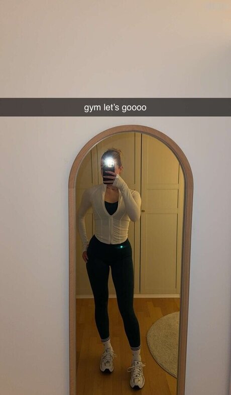 熟女の足オンリーファンズ 素敵 写真