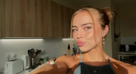 eastahh ポルノスター ヌード 画像