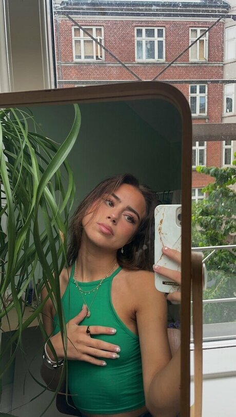 eastahh 無料女優 写真