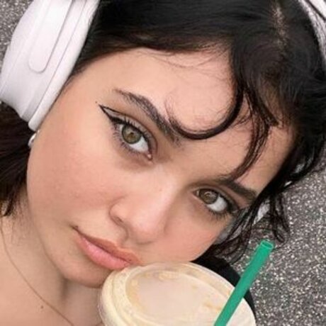 アジアンツインズOnlyFans セクシー 写真