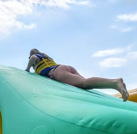 Zoe Kaeppele ポルノスター セックス 画像