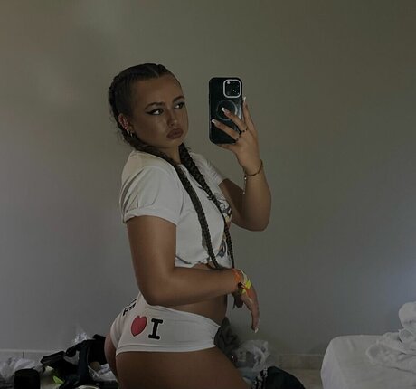 19歳のOnlyFans えろた 画像