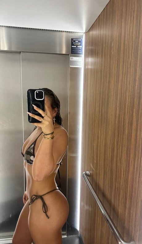 Olivia Alex アートモデル 写真