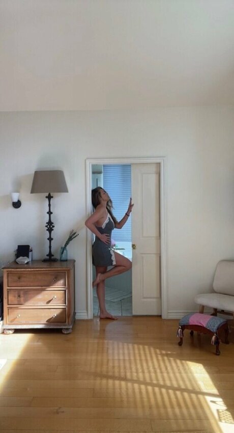 大きな乳首オンリーファンズ 無料セックス 画像