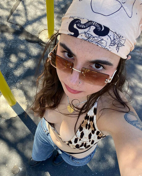 ラテン系ティーンオンリーファンズ ホットセクシー 写真