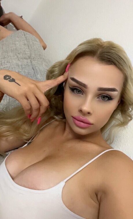 かわいいシーメールオンリーファンズ ホットセクシー ギャラリー