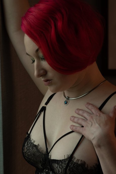 Lady Rae Gun エロティックモデル 画像