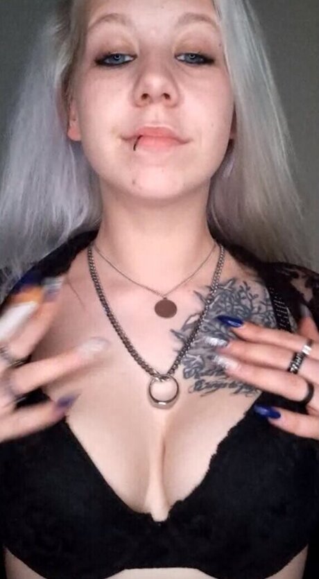 Eiskaltes Miststueck ヌードのポルノスター ギャラリー