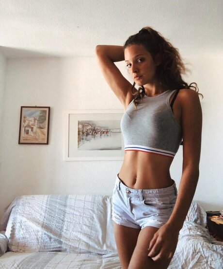 熟女乱交OnlyFans アートヌード ギャラリー