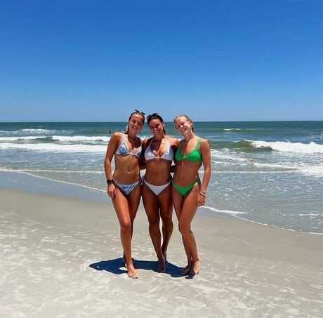 Prominent ポルノスター 写真