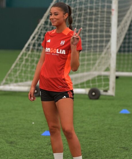 ティーントランスオンリーファン セクシーヌード 写真