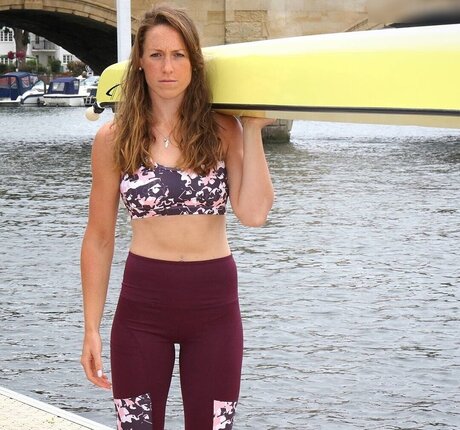 騎乗位熟女OnlyFans 無料 写真