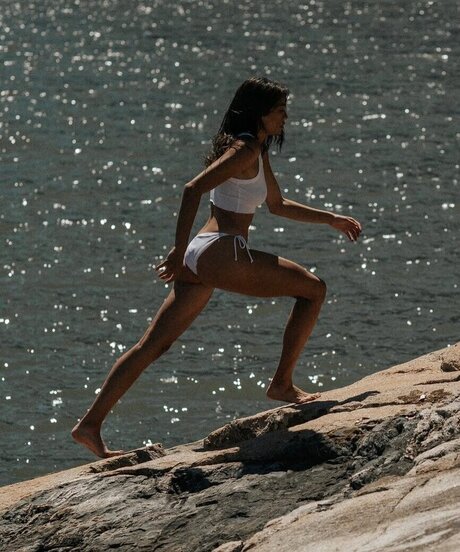 大学生のオンリーファンズ えろた 写真