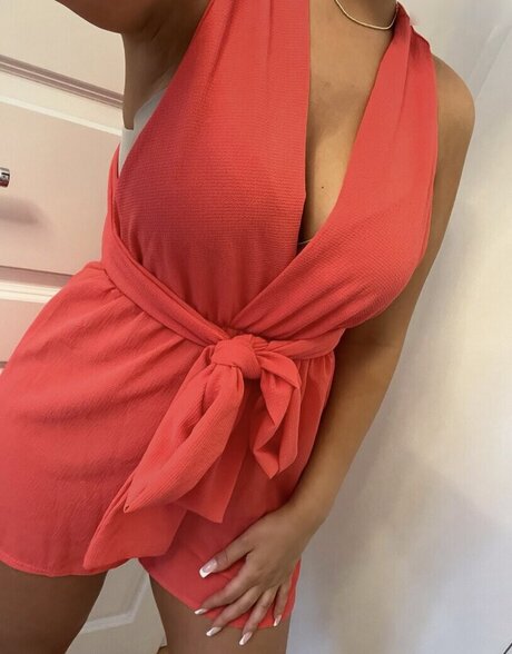 金髪クーガーオンリーファンズ 美しい裸 ギャラリー