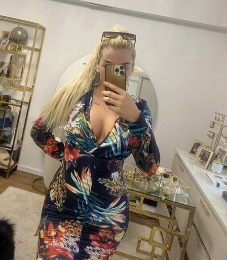 巨大なチンポを持つシーメールオンリーファンズ ホットxxx ギャラリー