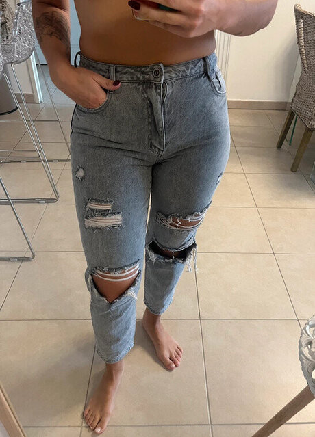 かわいいティーンのオンリーファンズ えろた 画像