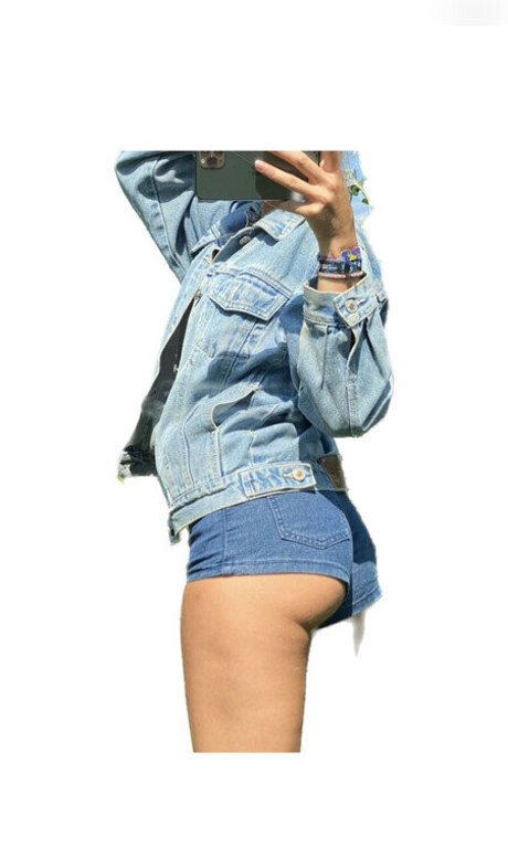 ママの足OnlyFans 美しい 画像