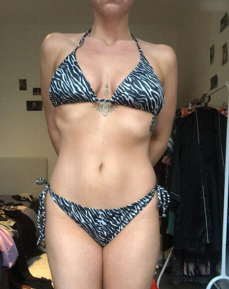 小人ヌードオンリーファンズ xxx 写真